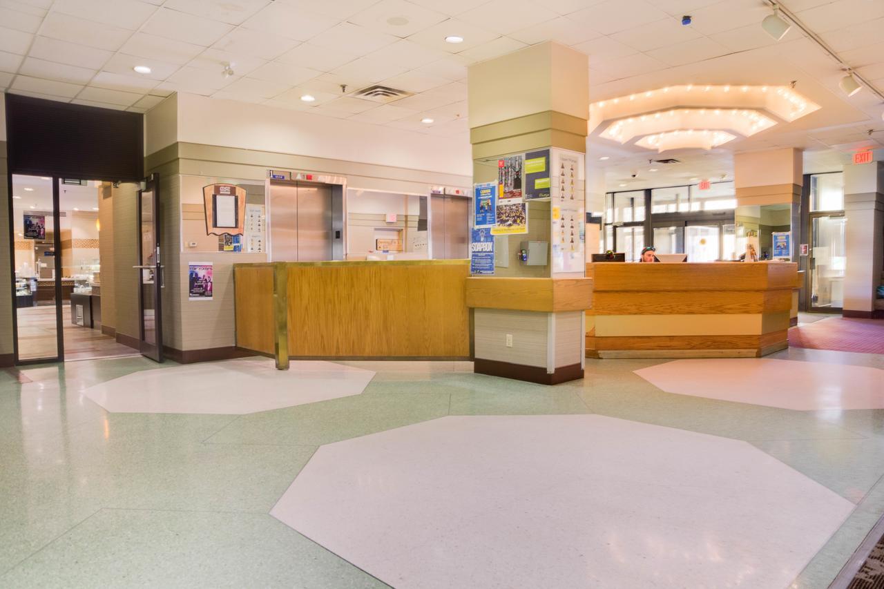 Toronto Metropolitan University-International Living Learning Residence Extérieur photo